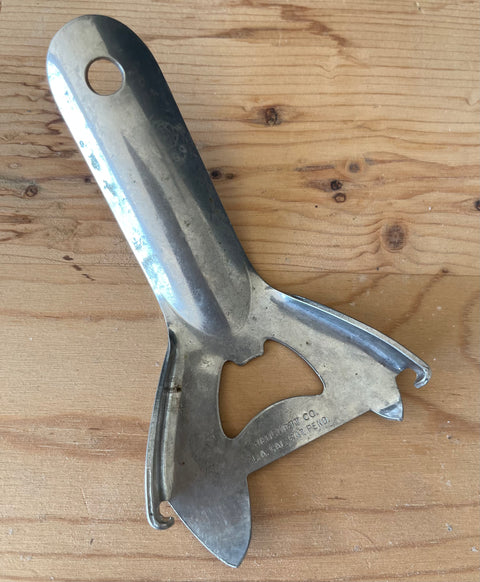 VINTAGE CAN/BOTTLE OPENER.