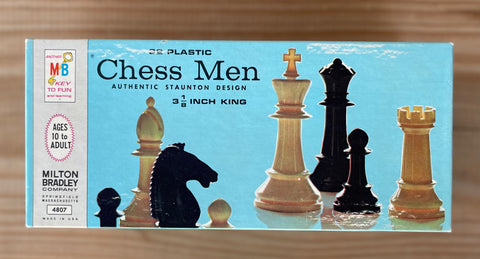 VINTAGE CHESS MEN