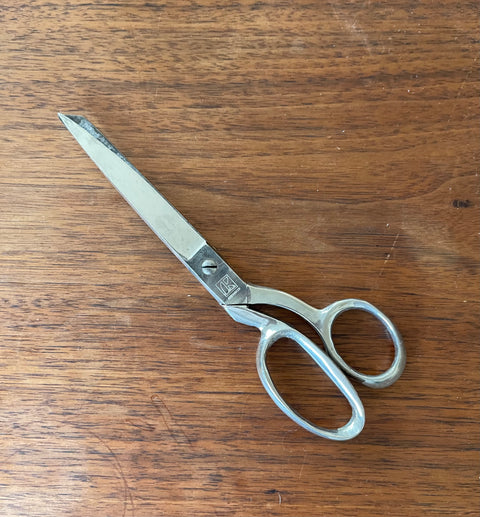 8” SCISSORS.