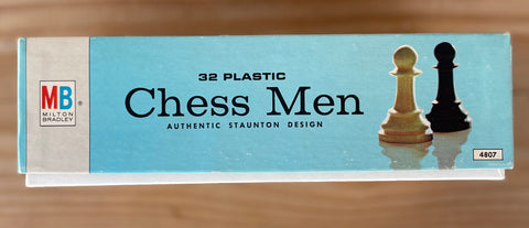 VINTAGE CHESS MEN