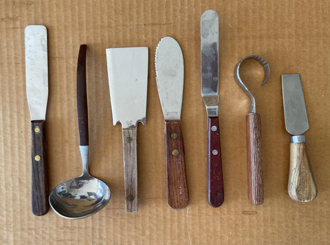 ASSORTMENT OF MIDCENTURY KITCHEN TOOLS.