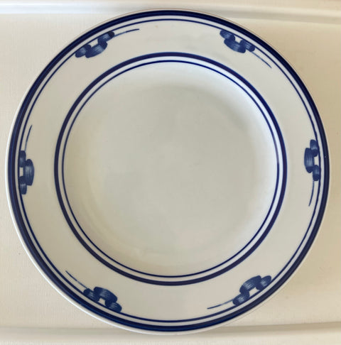 6 MIKASA STONEWARE 10.5” DINNER PLATES.