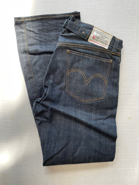 LEVI’S LVC 201 SIZE 32.