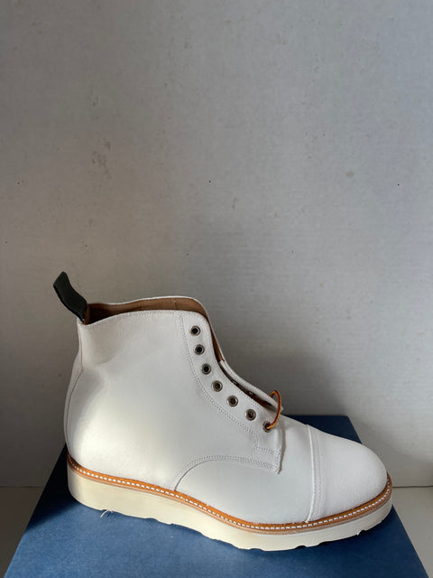 MARK MCNAIRY CAP BOOT. SIZE 10US.