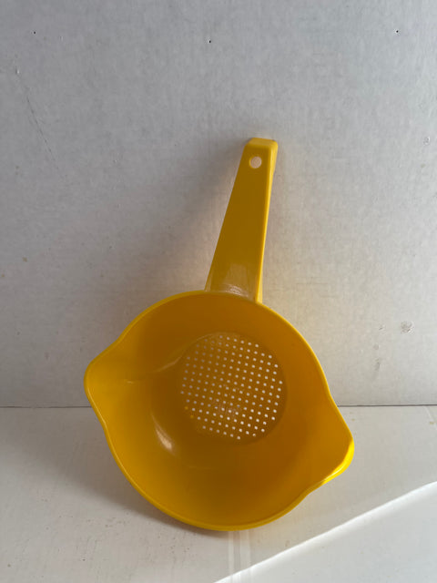 VINTAGE TUPPERWARE STRAINER.