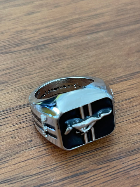 CRAPPY FORD MUSTANG RING. SIZE 7.