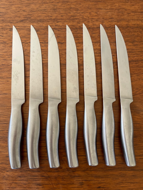 7 ANOLON 7CM STEAK KNIVES.